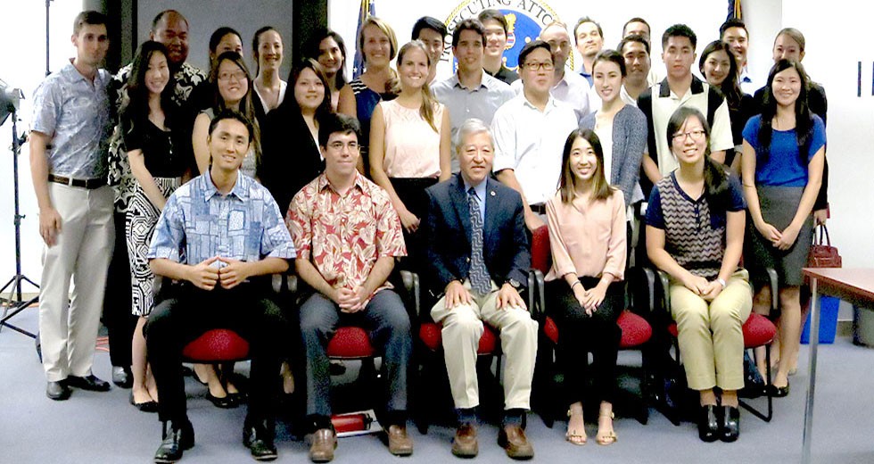 UH Law School Students Visit Prosecutor’s Office